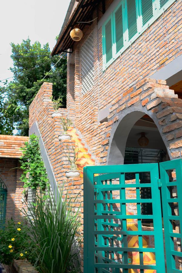 Nam Thi Holiday Home Cái Bè Exteriör bild